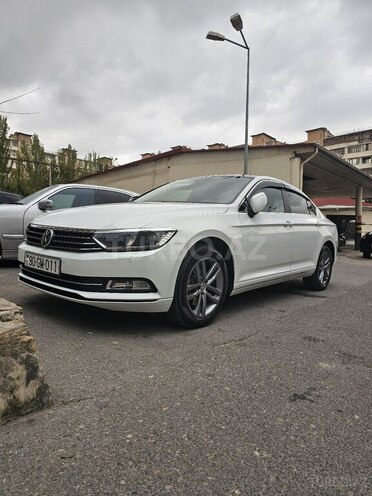 Volkswagen Passat-2