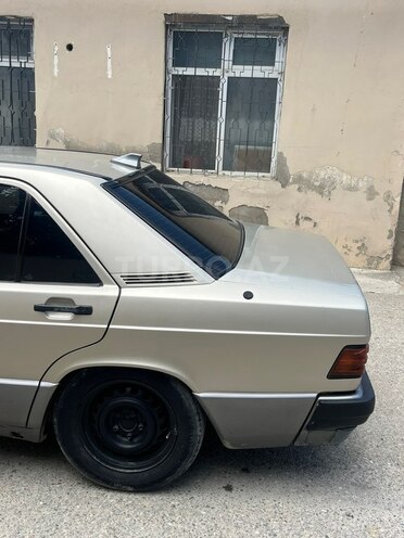 Mercedes 190-6