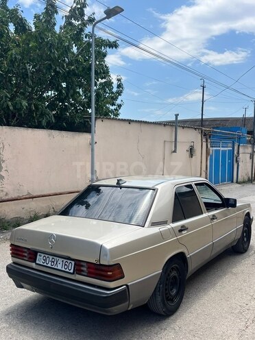 Mercedes 190-4