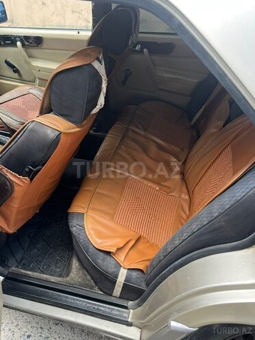 Mercedes 190-15