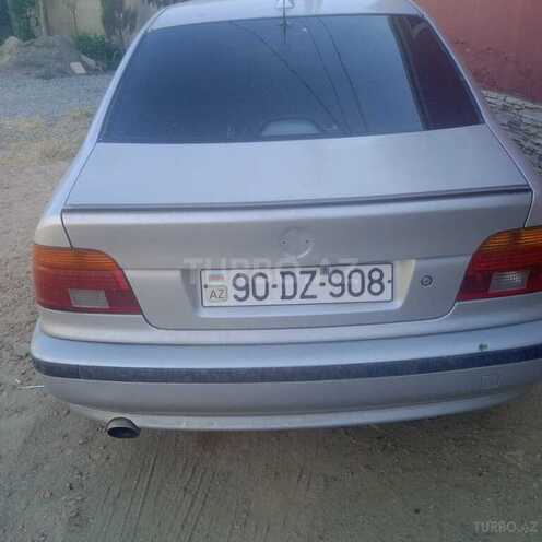 BMW 528-2