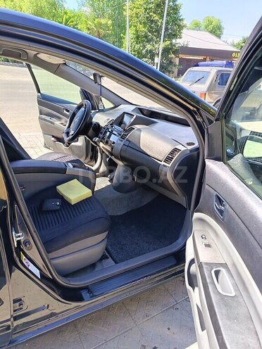 Toyota Prius-8