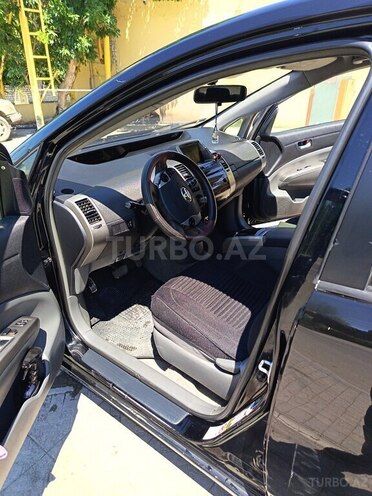 Toyota Prius-11