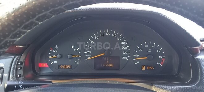 Mercedes E 240-2
