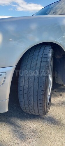 Mercedes E 240-3