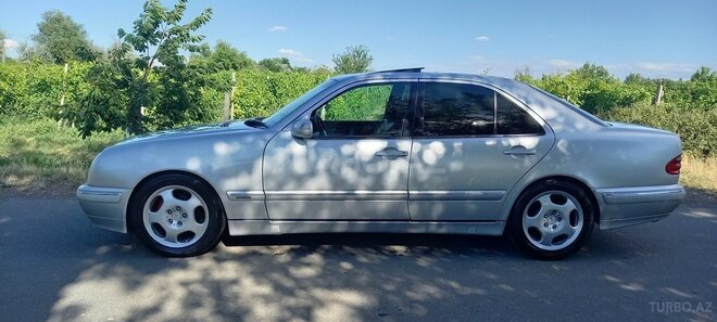 Mercedes E 240-9