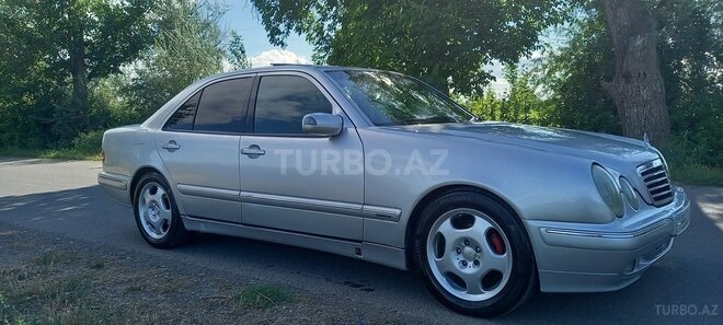 Mercedes E 240-7
