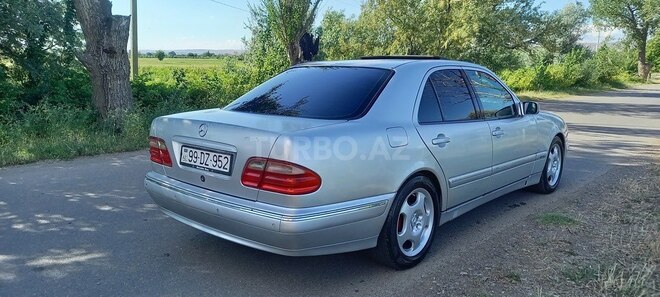 Mercedes E 240-6