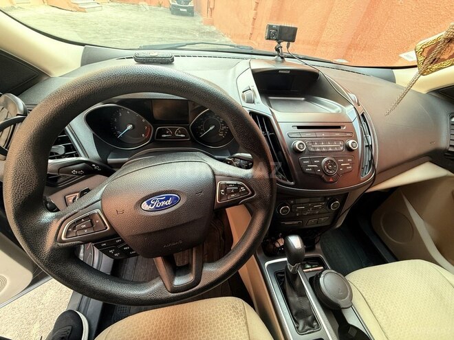 Ford Escape-18