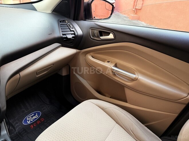 Ford Escape-17