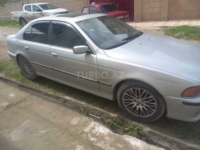 BMW 528-2