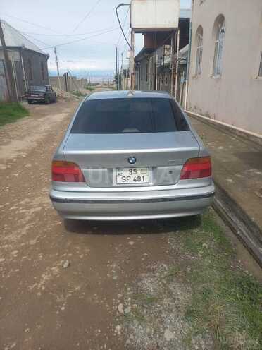 BMW 528-7