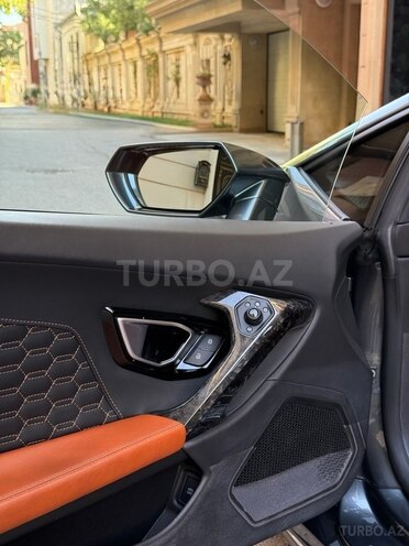 Lamborghini Huracan-5