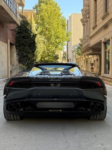 Lamborghini Huracan-4
