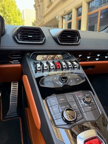 Lamborghini Huracan-8