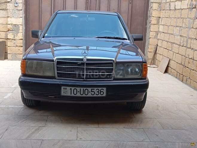 Mercedes 190-1