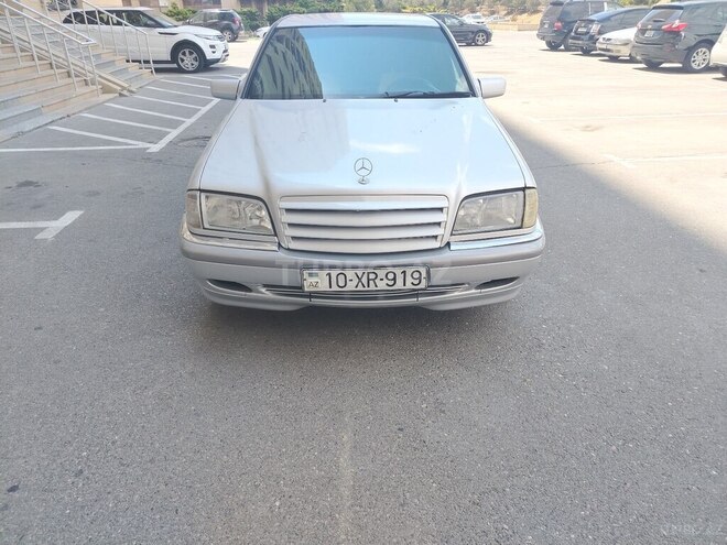Mercedes C 200-1