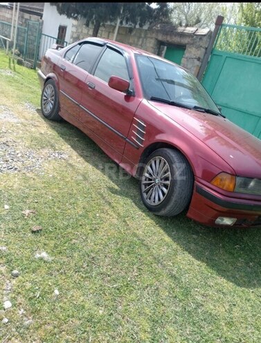 BMW 318-2