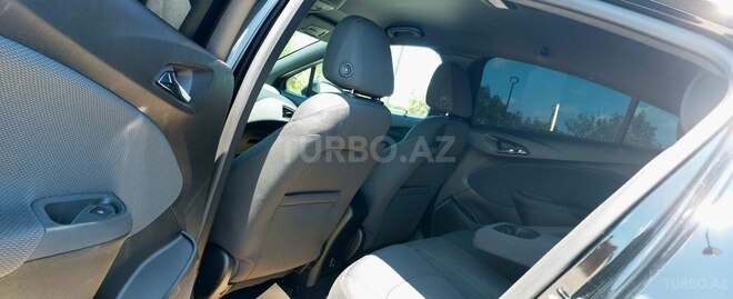 Chevrolet Cruze-13