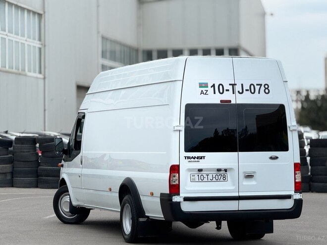 Ford Transit-4