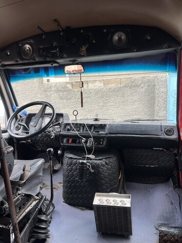Mercedes 208 D-3