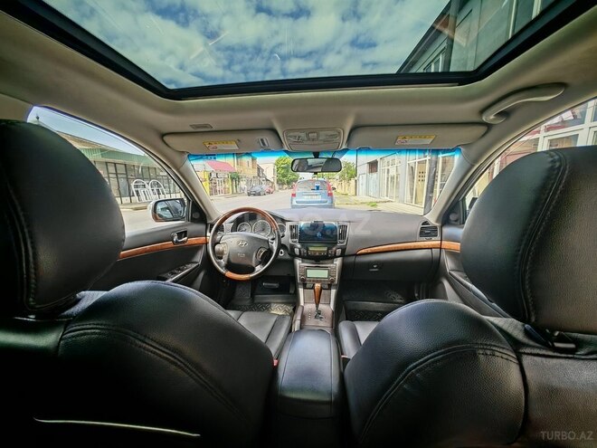 Hyundai Sonata-12