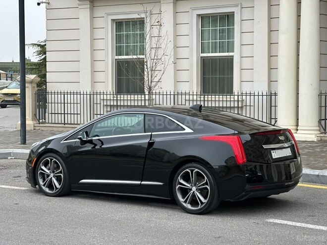 Cadillac ELR-4