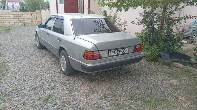 Mercedes 300 E-6