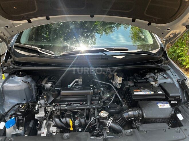 Hyundai Accent-7