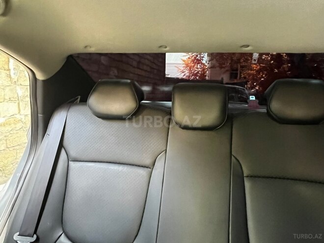 Hyundai Accent-2