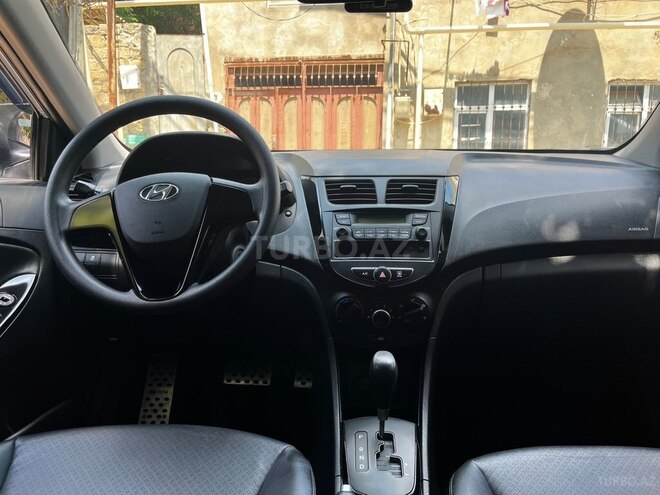 Hyundai Accent-5