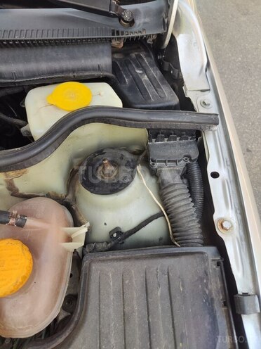 Opel Corsa-13