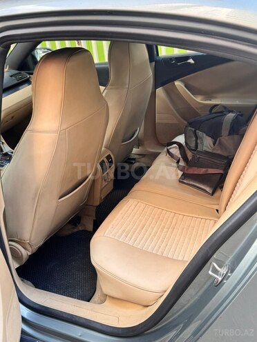 Volkswagen Passat-8