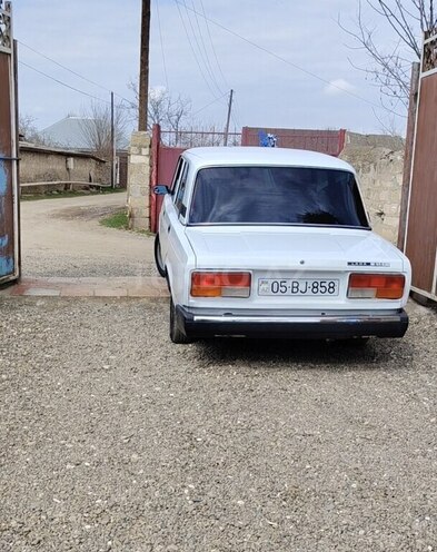 LADA (VAZ) 2107-2