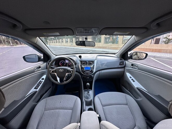 Hyundai Accent-3