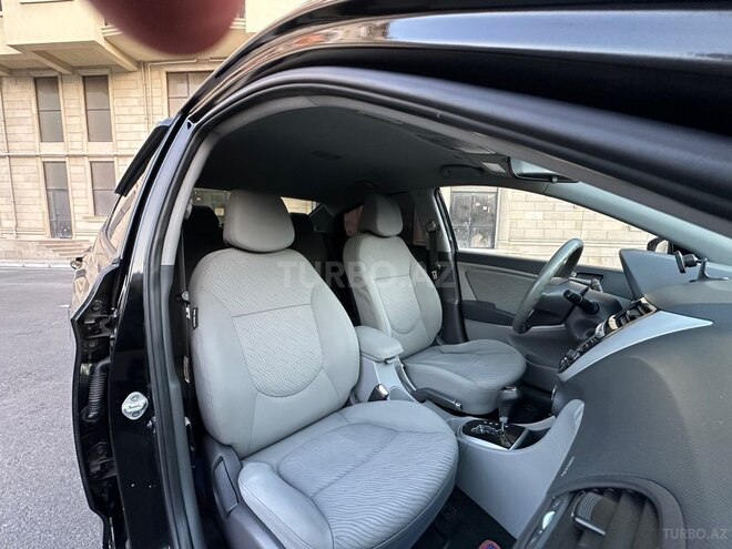 Hyundai Accent-8