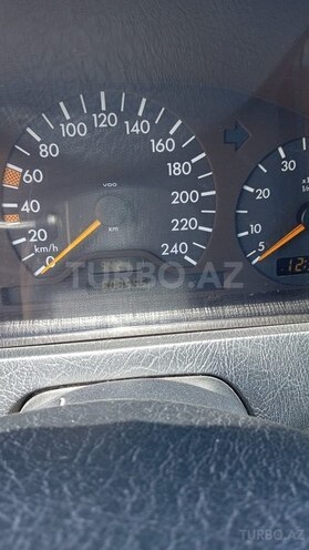 Mercedes E 200-15