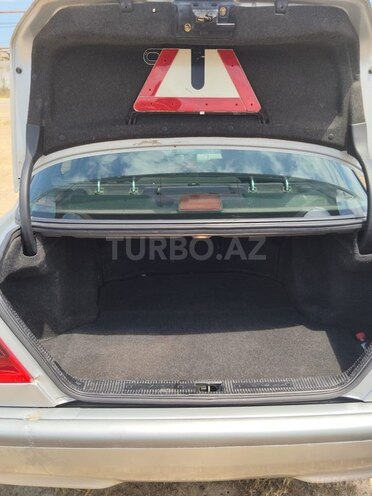 Mercedes E 200-9