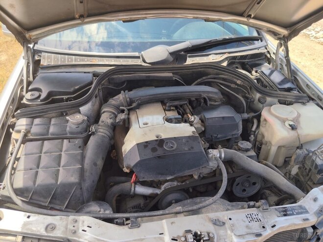 Mercedes E 200-7