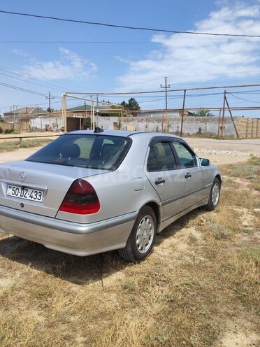 Mercedes E 200-16