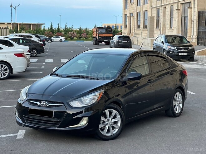 Hyundai Accent-11