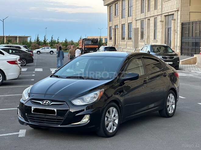 Hyundai Accent-19