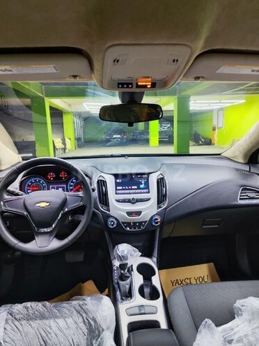 Chevrolet Cruze-13