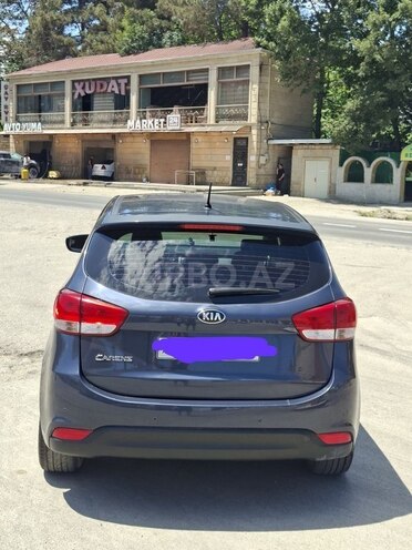 Kia Carens-2