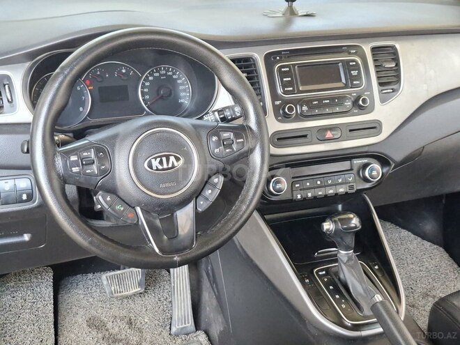Kia Carens-4