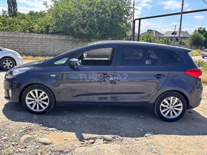 Kia Carens-11