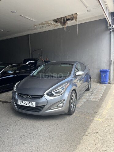 Hyundai Elantra-1