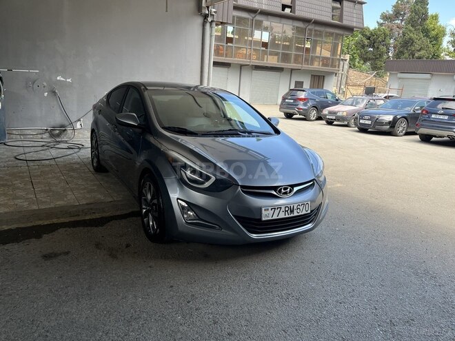 Hyundai Elantra-8