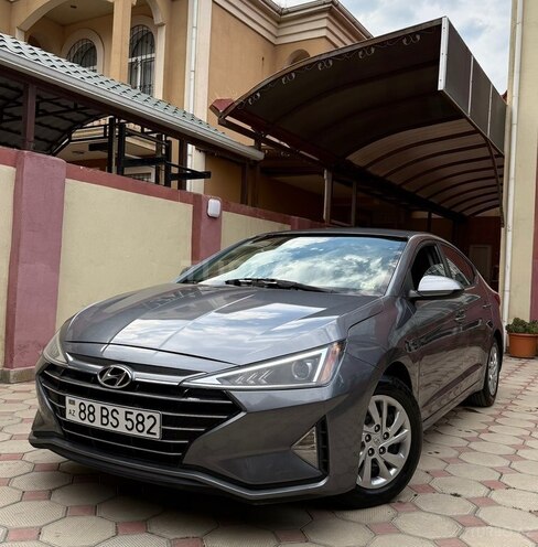 Hyundai Elantra-4