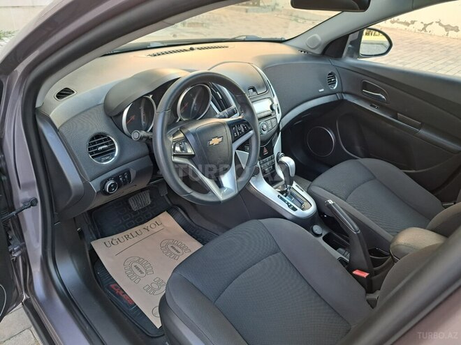 Chevrolet Cruze-13